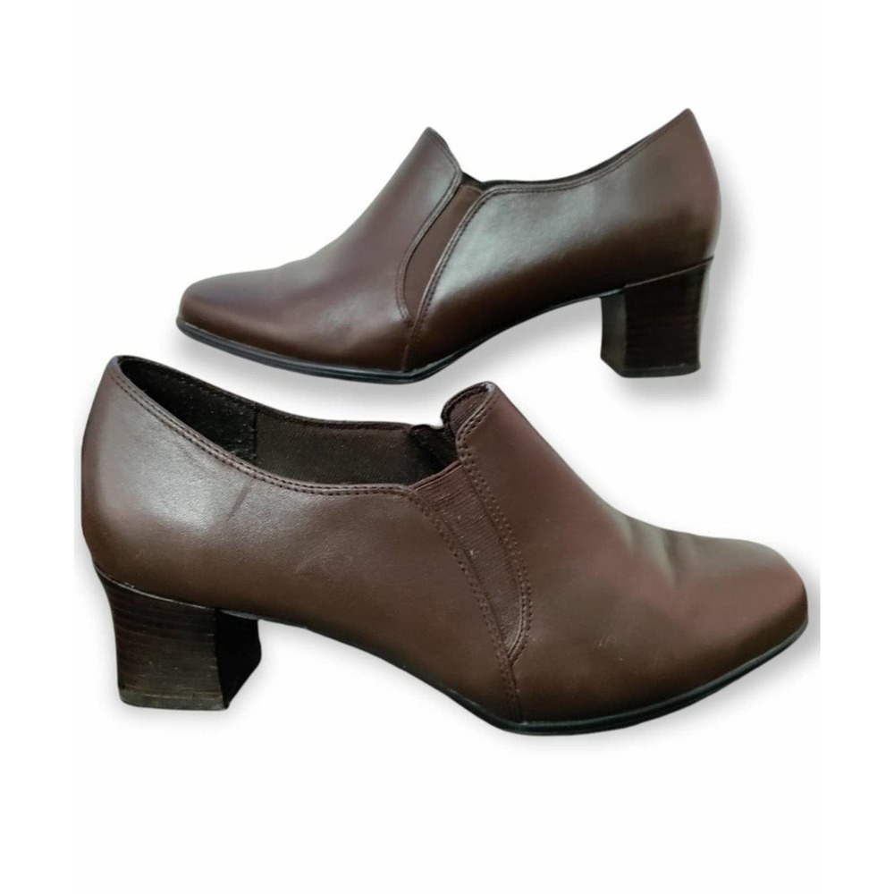 Liz Baker 7.5 W Leather chunky heel slip on shoes